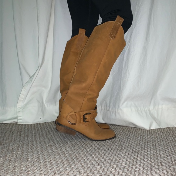 BROWN FAUX LEATHER BOOTS W BUCKLE - Picture 2 of 4